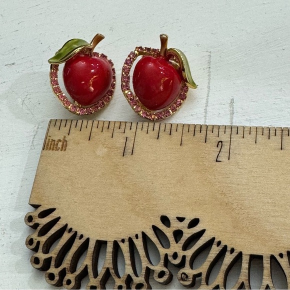 Gorgeous Vintage Vendome Crystal Rhinestones Clip On Apple Earrings - Picture 11 of 12